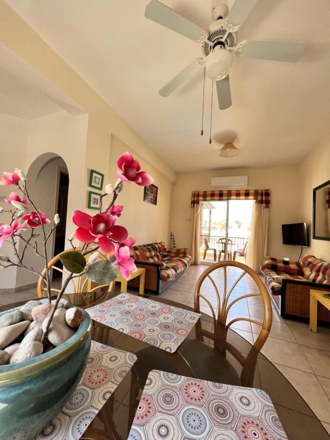 Sirena Kings Apartment Paphos Ngoại thất bức ảnh