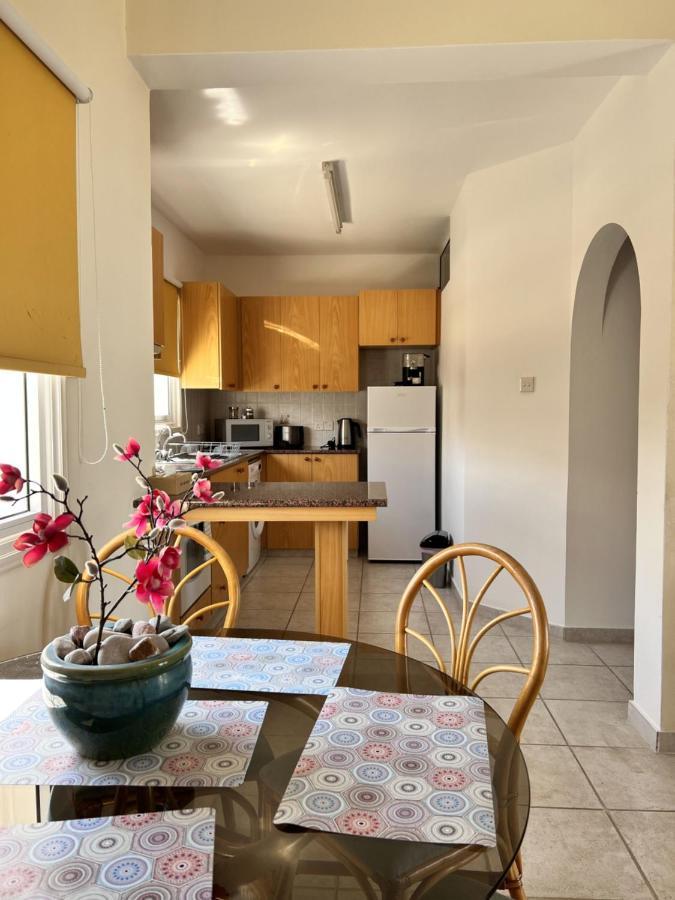 Sirena Kings Apartment Paphos Ngoại thất bức ảnh
